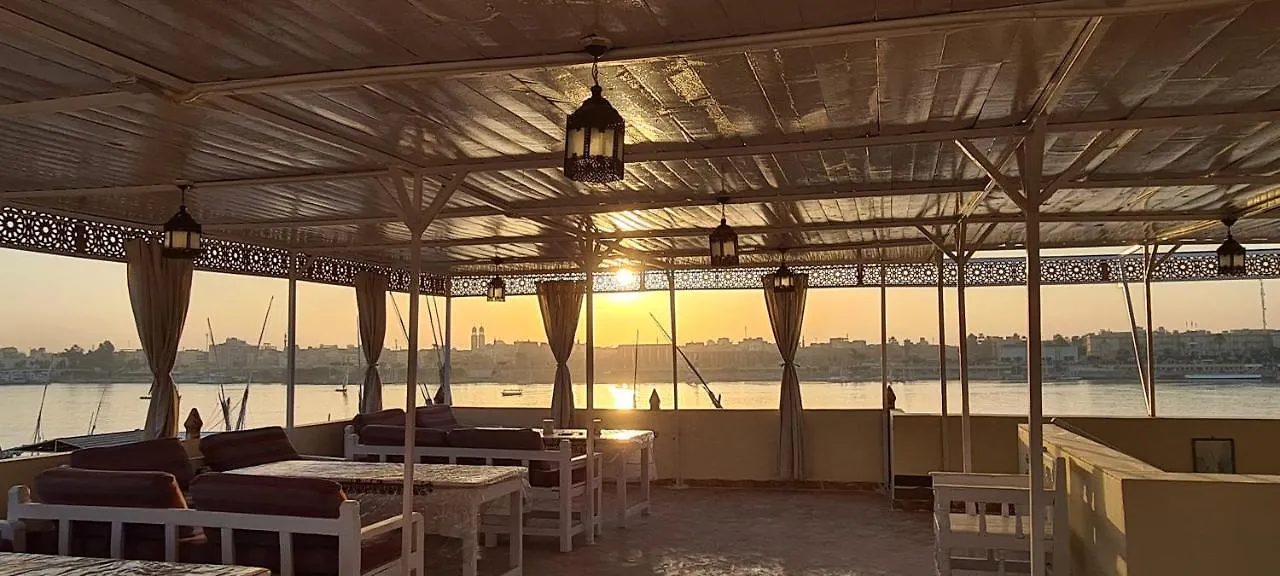 Senmut Luxory Apartments