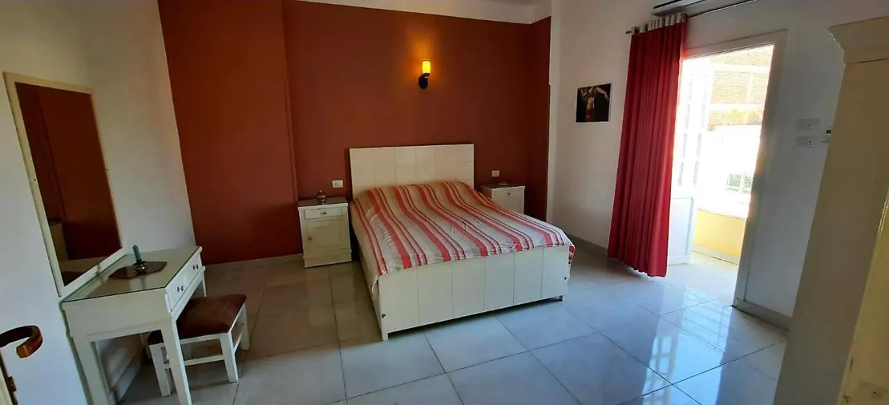 Senmut Luxory Apartments